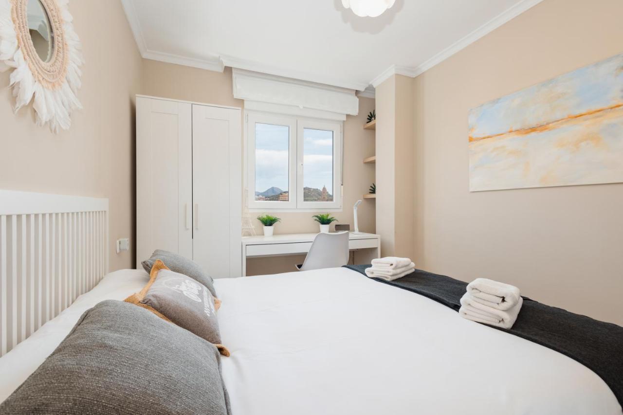 In The Historic Center Of Malaga, Very Close To The Beach And The Ave Train Station, With Private Parking Exteriör bild