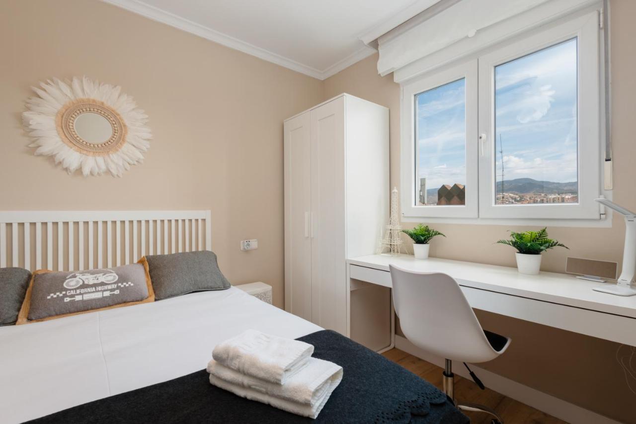 In The Historic Center Of Malaga, Very Close To The Beach And The Ave Train Station, With Private Parking Exteriör bild