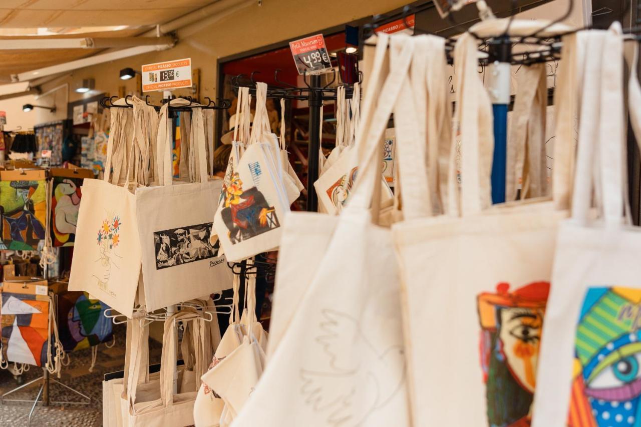 In The Historic Center Of Malaga, Very Close To The Beach And The Ave Train Station, With Private Parking Exteriör bild