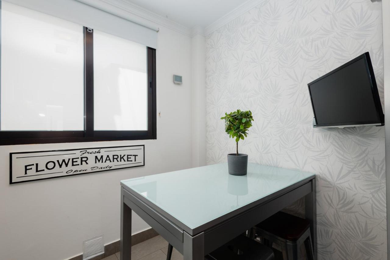In The Historic Center Of Malaga, Very Close To The Beach And The Ave Train Station, With Private Parking Exteriör bild