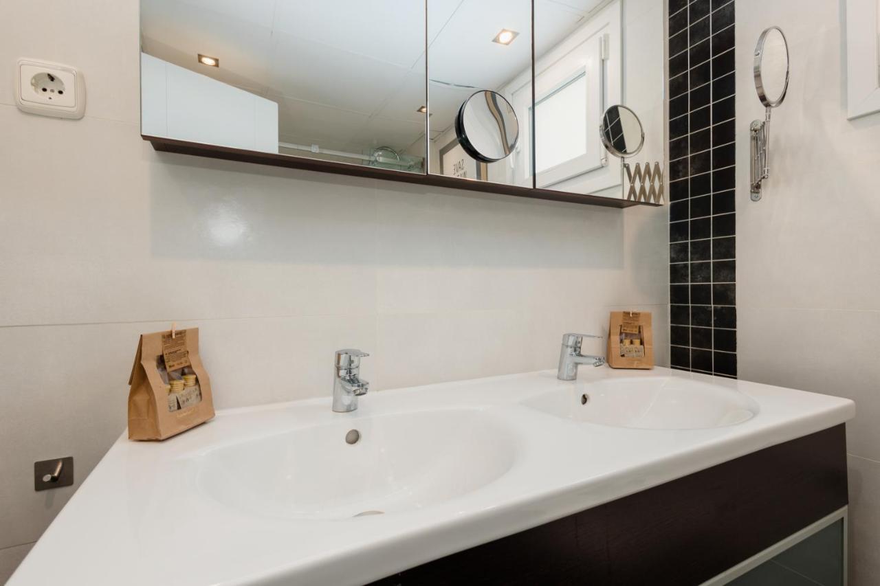 In The Historic Center Of Malaga, Very Close To The Beach And The Ave Train Station, With Private Parking Exteriör bild