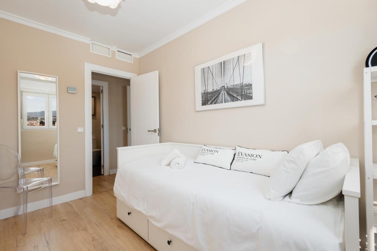 In The Historic Center Of Malaga, Very Close To The Beach And The Ave Train Station, With Private Parking Exteriör bild