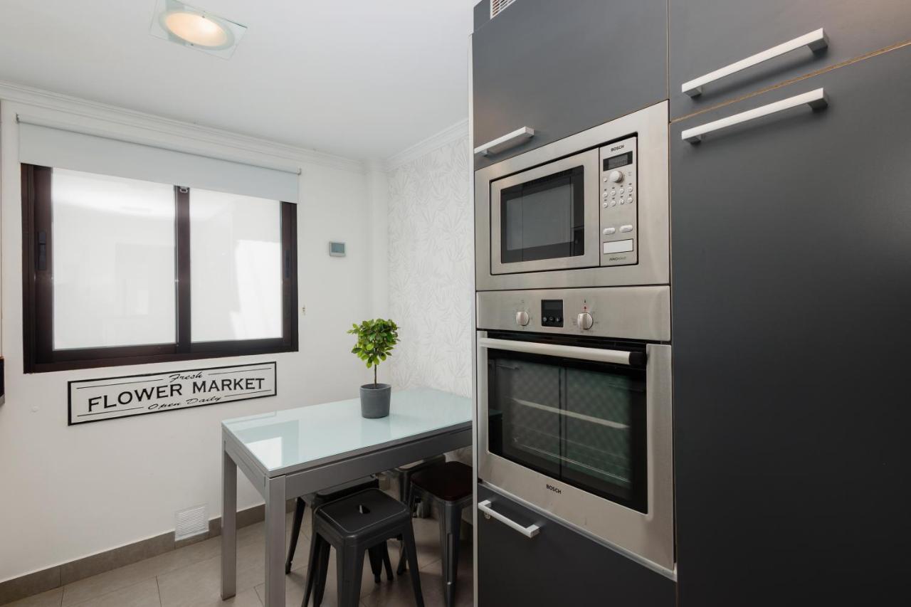 In The Historic Center Of Malaga, Very Close To The Beach And The Ave Train Station, With Private Parking Exteriör bild